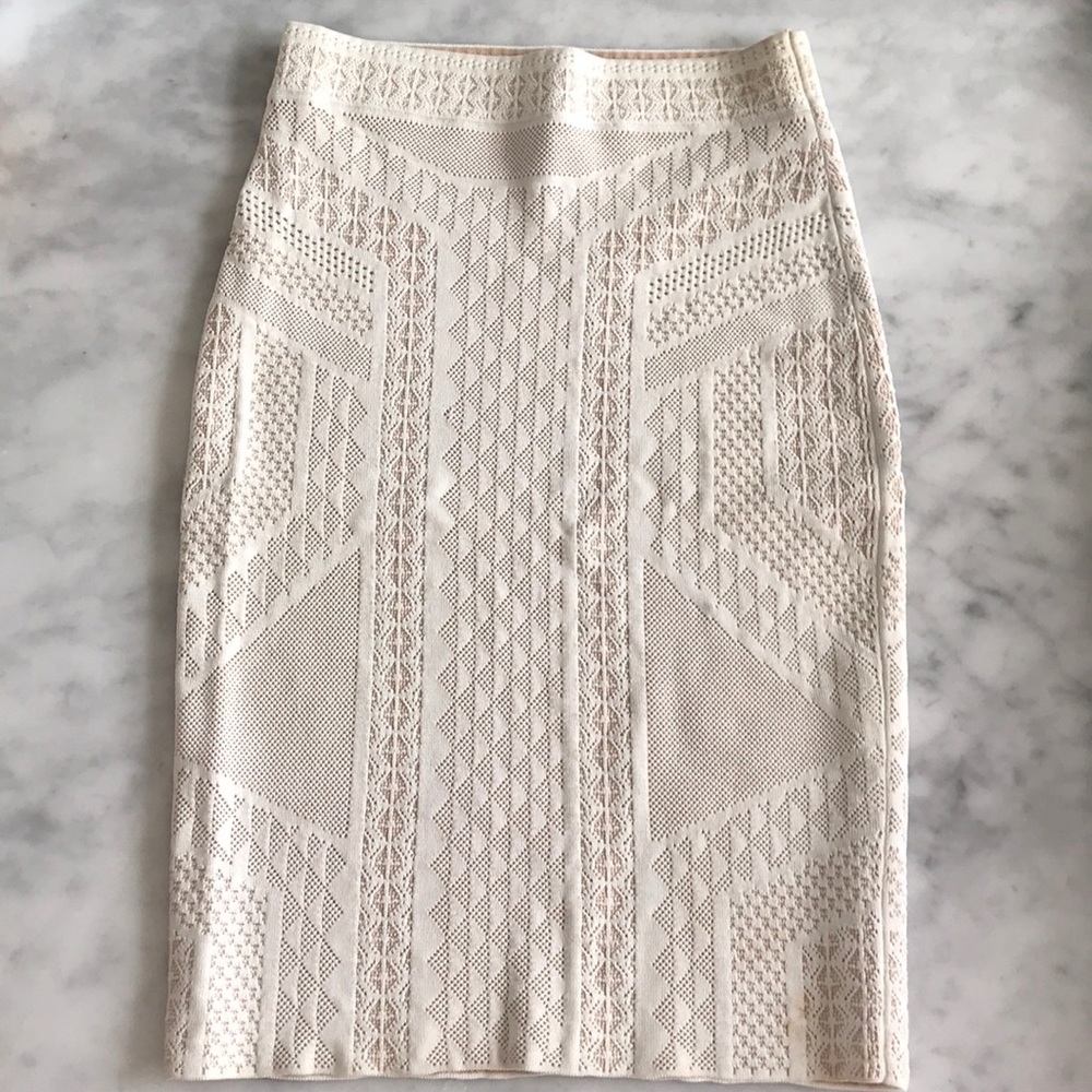 BCBG white stretch skirt